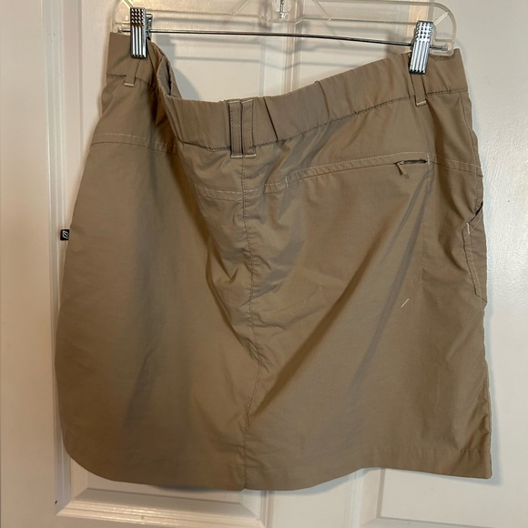Eddie Bauer sports skotrt active fit size tall XL khaki color side pockets - Picture 7 of 10
